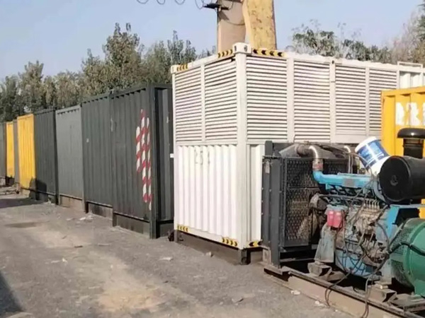 揭东200KW柴油发电机机组每小时油耗是多少?
